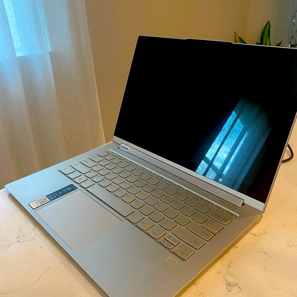 Laptop Lenovo Yoga C940 14” in EXCELLENT condition!